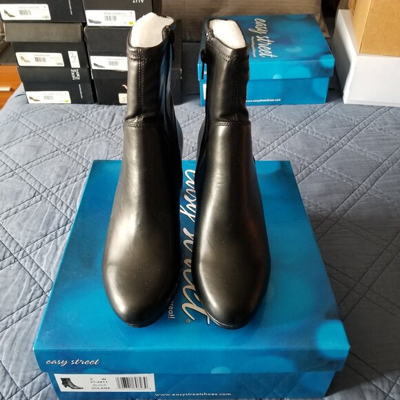 Black Zip Up Boots 9W ~ NEW - Picture 1 of 7